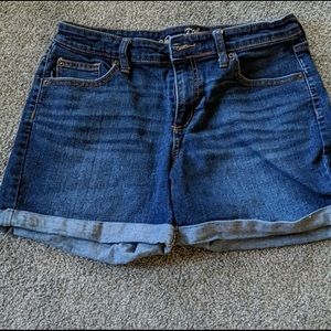 Mid Rise Boyfriend Short